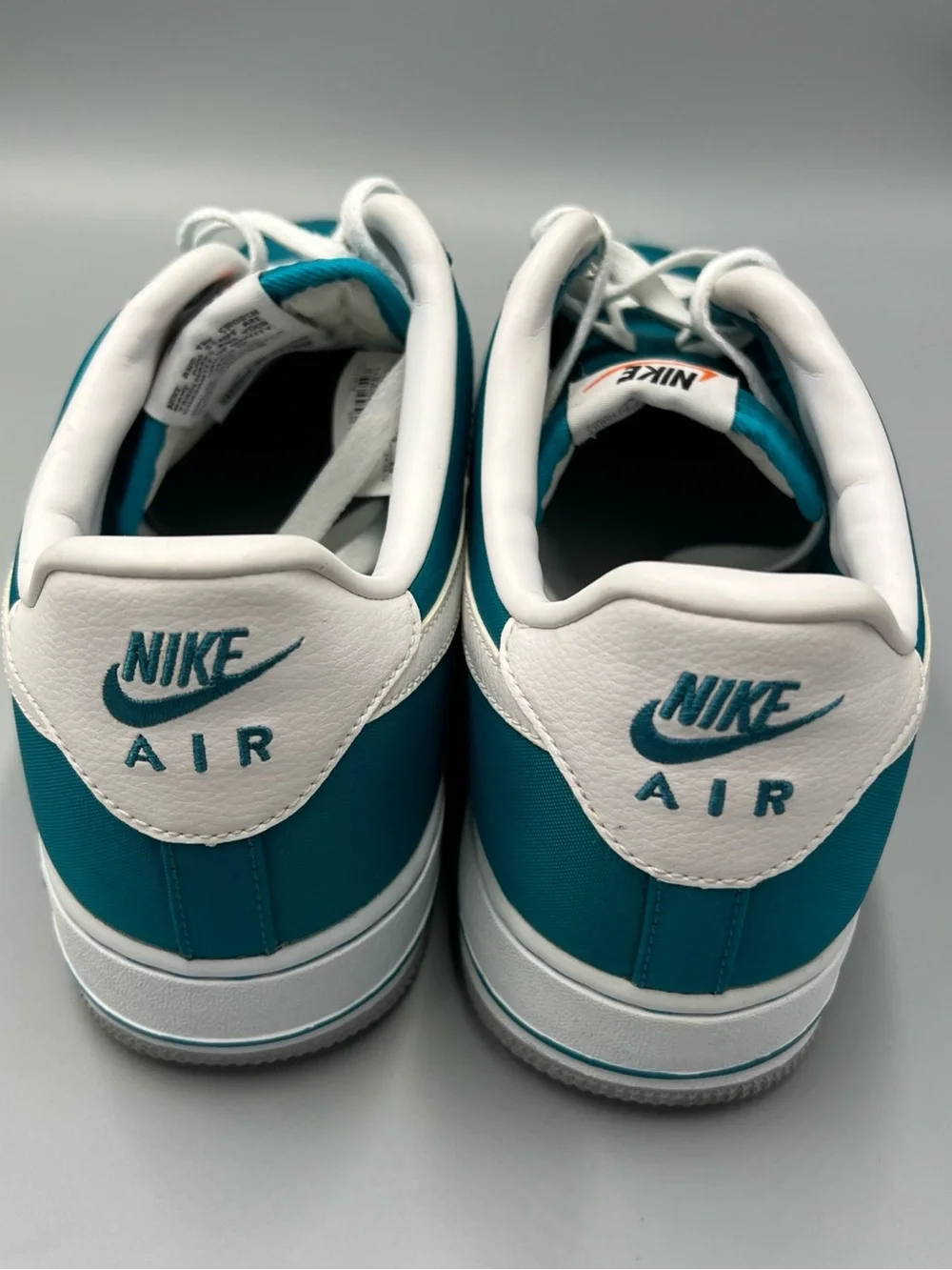 2012 Nike Air Force 1 Low Tropical Teal, White, Gray. Sz 11. 488298-310